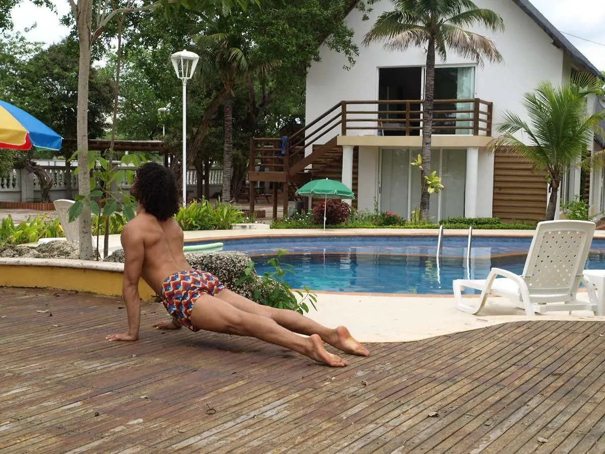ホテルCartagena Beach Bungalows 3*, Cartagena